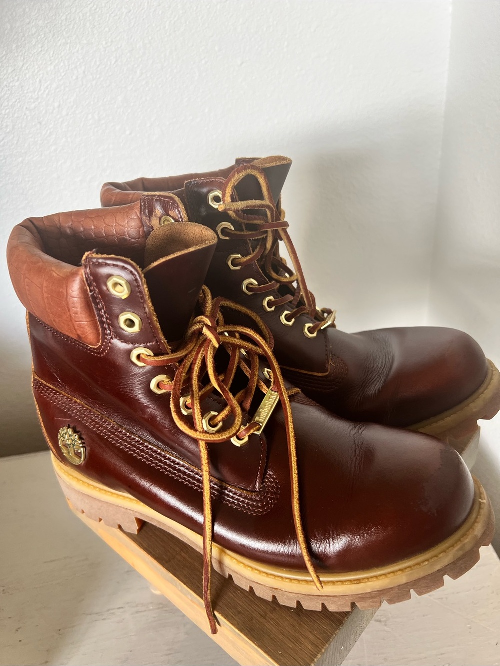 Timberland work hiking lace up boots size 8  exotic collar